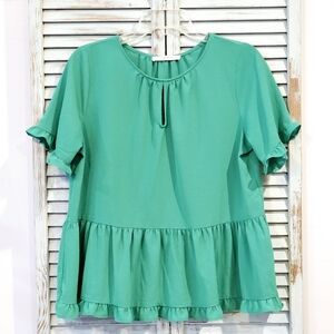 CARAMELA KEYHOLE PEPLUM BLOUSE Womens S Pistachio Green Flutter Sleeve Flowy Top